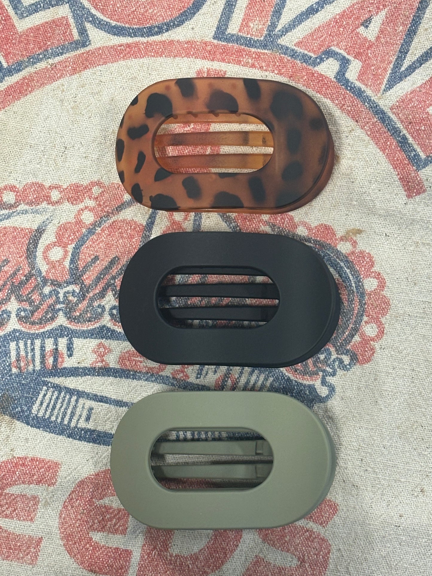 Jumbo Flat Oval Claw Clip